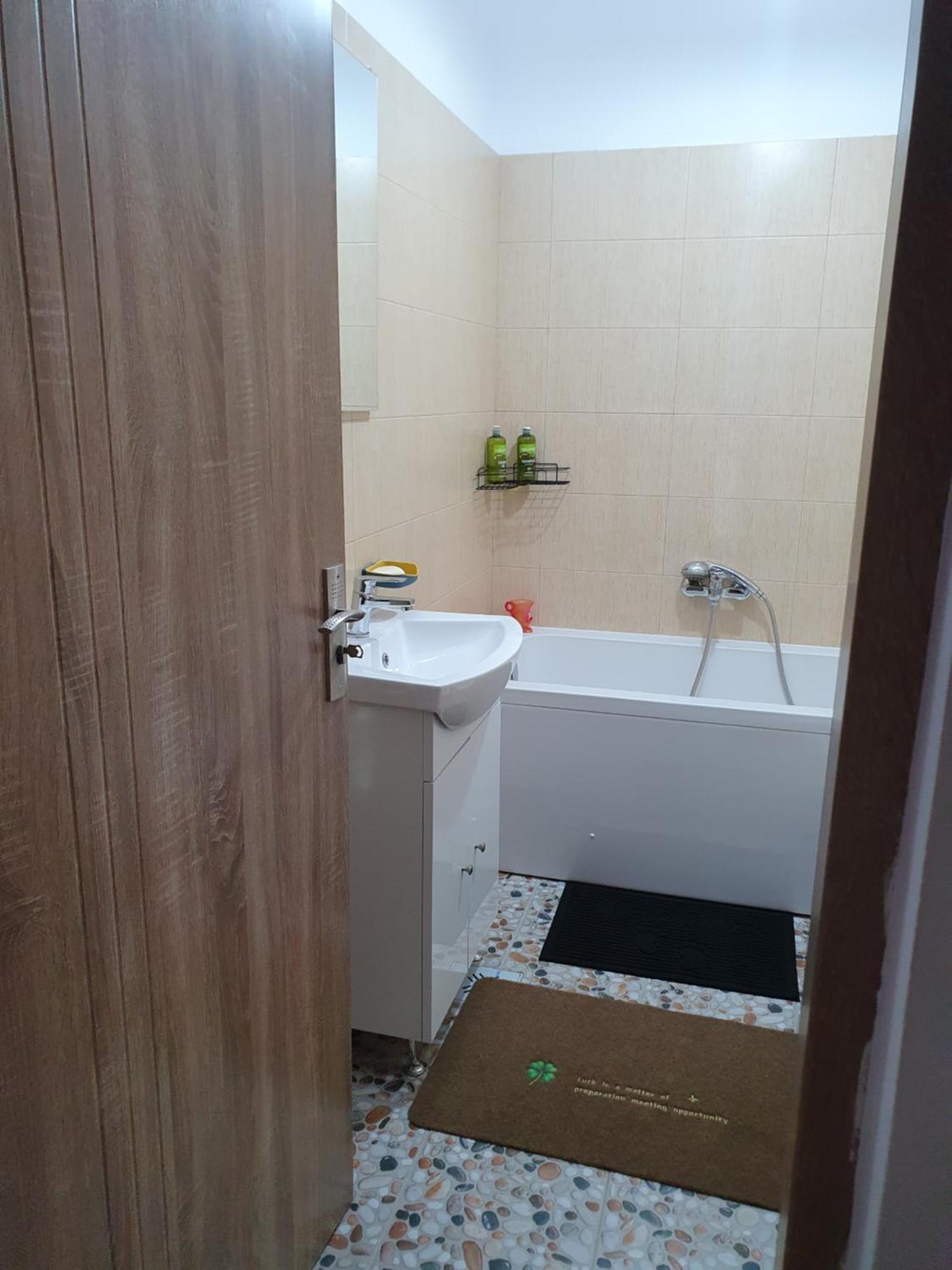 Apartament Castelul Bran Ramnicu Valcea Exterior foto