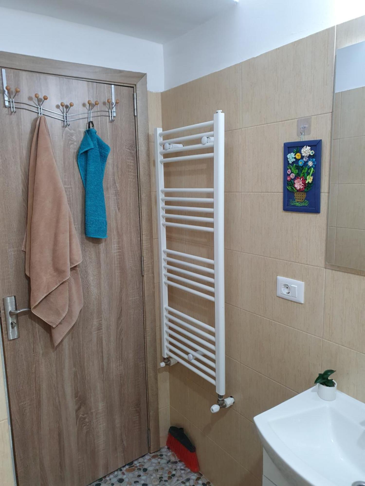 Apartament Castelul Bran Ramnicu Valcea Exterior foto